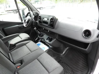 Mercedes Sprinter skrzynia plandeka 8 palet 160KM 003300 - lewarek
