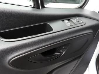 Mercedes Sprinter skrzynia plandeka 8 palet 160KM 003300 - licznik