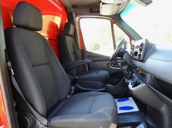 Mercedes Sprinter skrzynia plandeka 8 palet 160KM 175430 - pasazer