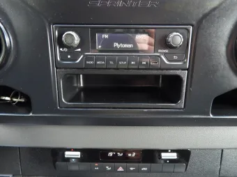 Mercedes Sprinter skrzynia plandeka 10 palet 160KM 062040 - podsufitka