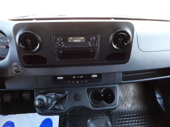 Mercedes Sprinter skrzynia plandeka 8 palet 160KM 175432 - podsufitka