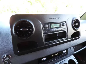 Mercedes Sprinter skrzynia plandeka 8 palet 160KM 175430 - schowki