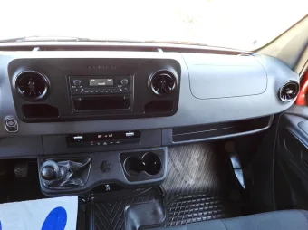 Mercedes Sprinter skrzynia plandeka 8 palet 160KM 175432 - schowki