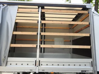 Mercedes Sprinter skrzynia plandeka 10 palet 165KM 117462 - siedzenia