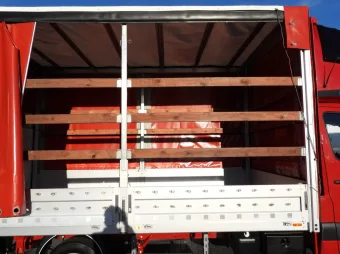 Mercedes Sprinter skrzynia plandeka 8 palet 160KM 175183 - siedzenia