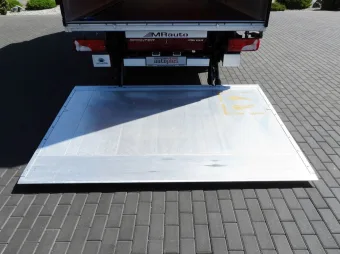 Mercedes Sprinter skrzynia plandeka 8 palet 160KM 175432 - siedzenia