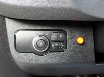 Mercedes Sprinter skrzynia plandeka 10 palet 160KM 062040 - wnetrze