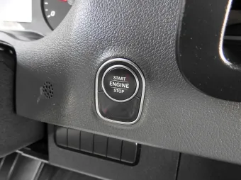 Mercedes Sprinter skrzynia plandeka 10 palet 165KM 086618 - wnetrze