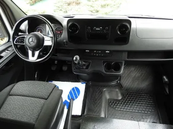 Mercedes Sprinter skrzynia plandeka 10 palet 165KM 117462 - wnetrze
