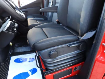 Mercedes Sprinter skrzynia plandeka 8 palet 160KM 175183 - wnetrze