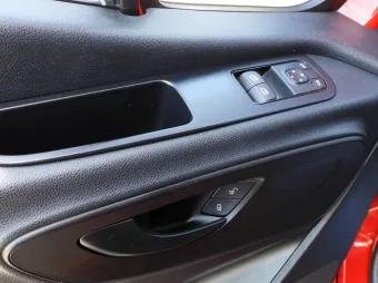 Mercedes Sprinter skrzynia plandeka 8 palet 160KM 175432 - wnetrze