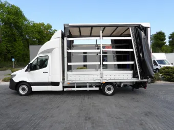 Mercedes Sprinter skrzynia plandeka 10 palet 160KM 062040 - zaladunek