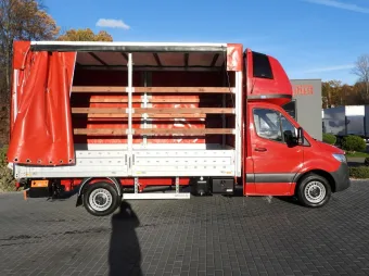 Mercedes Sprinter skrzynia plandeka 8 palet 160KM 175183 - zaladunek