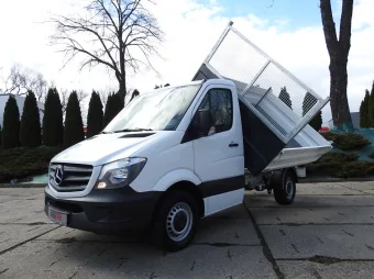 Mercedes Sprinter wywrotka trojstronna 160KM 4186 - kokpit