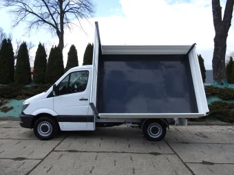 Mercedes Sprinter wywrotka trojstronna 160KM 4186 - tyl