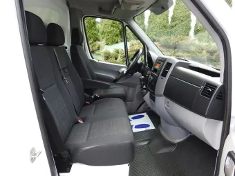 Mercedes Sprinter wywrotka trojstronna 160KM 4186 - wnetrze