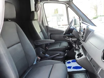 Mercedes Sprinter skrzynia plandeka 8 palet 170KM 143218 - drzwi