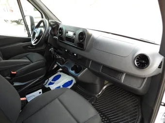 Mercedes Sprinter skrzynia plandeka 8 palet 170KM 210194 - fotel kierowcy