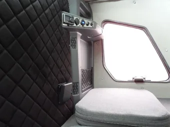 Mercedes Sprinter skrzynia plandeka 10 palet 170KM 253000 - fotel kierowcy
