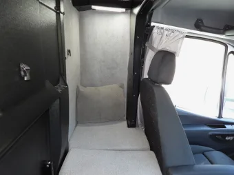 Mercedes Sprinter skrzynia plandeka 8 palet 170KM 211097 - fotel pasazera