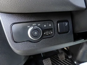 Mercedes Sprinter skrzynia plandeka 8 palet 170KM 210194 - fotele