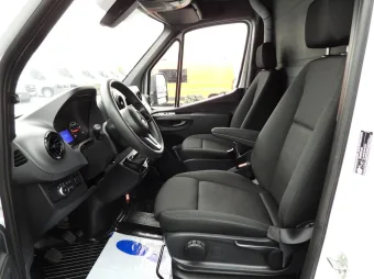 Mercedes Sprinter skrzynia plandeka 10 palet 170KM 253000 - kierownica