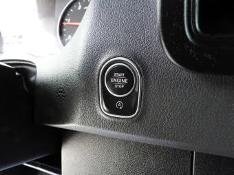 Mercedes Sprinter skrzynia plandeka 8 palet 170KM 143218 - konsola