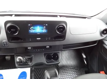 Mercedes Sprinter skrzynia plandeka 10 palet 170KM 184570 - konsola