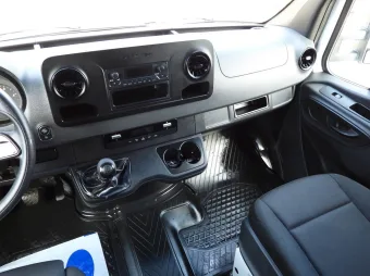 Mercedes Sprinter skrzynia plandeka 8 palet 170KM 211097 - konsola