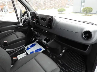 Mercedes Sprinter skrzynia plandeka 10 palet 170KM 253000 - podsufitka