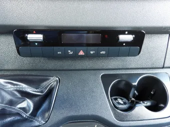 Mercedes Sprinter skrzynia plandeka 8 palet 170KM 211097 - schowki