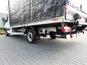 Mercedes Sprinter skrzynia plandeka 8 palet 170KM 210194 - siedzenia