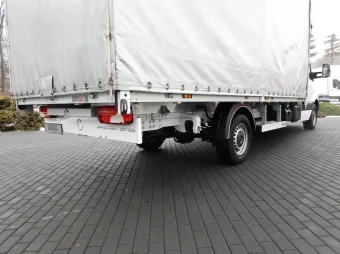 Mercedes Sprinter skrzynia plandeka 10 palet 170KM 253000 - siedzenia