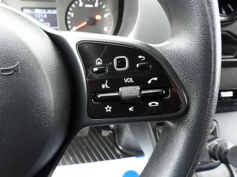 Mercedes Sprinter skrzynia plandeka 10 palet 170KM 184570 - wnetrze