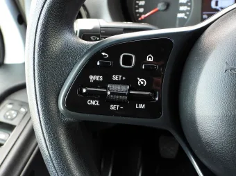 Mercedes Sprinter skrzynia plandeka 8 palet 170KM 210194 - wnetrze