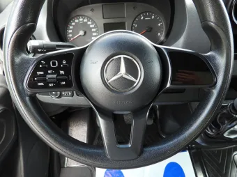 Mercedes Sprinter wywrotka 140KM 140035 - radio