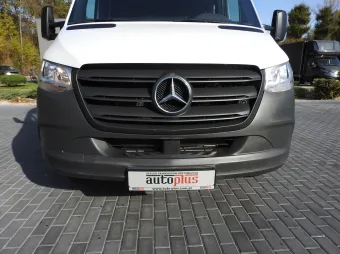 Mercedes Sprinter doka skrzynia 160KM 113742 - bok zabudowy