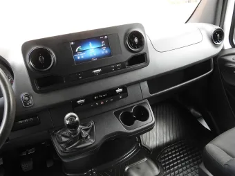Mercedes Sprinter doka skrzynia 160KM 113742 - wnetrze