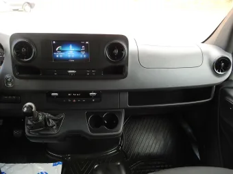 Mercedes Sprinter doka skrzynia 160KM 113742 - wnetrze