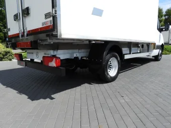Mercedes Sprinter kontener chłodnia 8 palet 160KM 128595 - detal