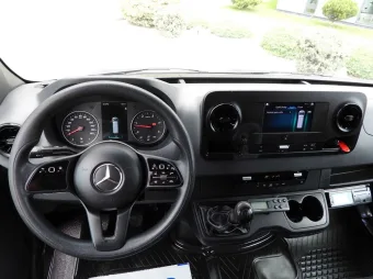 Mercedes Sprinter kontener chłodnia 8 palet 160KM 128595 - kierownica