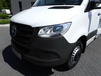 Mercedes Sprinter kontener chłodnia 8 palet 160KM 128595 - kokpit