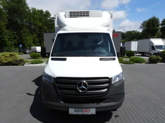 Mercedes Sprinter kontener chłodnia 8 palet 160KM 128595 - przod