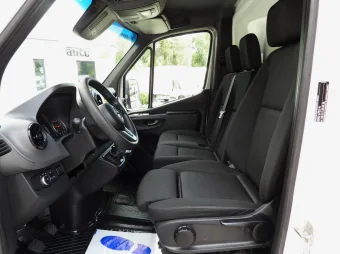 Mercedes Sprinter kontener chłodnia 8 palet 160KM 128595 - siedzenia
