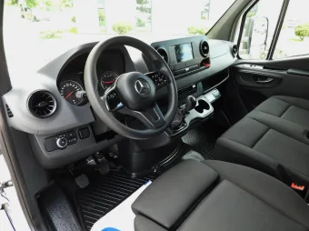 Mercedes Sprinter kontener chłodnia 8 palet 160KM 128595 - srodek
