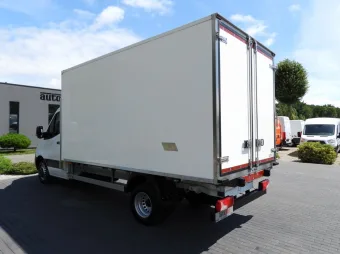 Mercedes Sprinter kontener chłodnia 8 palet 160KM 128595 - tyl