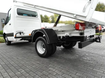 Mercedes Sprinter wywrotka 165KM 010485 - bok zabudowy