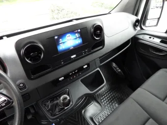 Mercedes Sprinter wywrotka 165KM 010485 - fotele