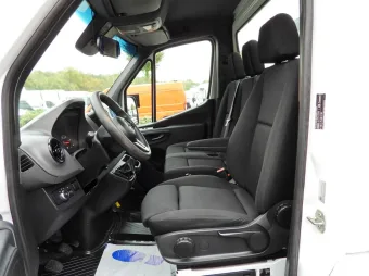 Mercedes Sprinter wywrotka 165KM 010485 - kabina