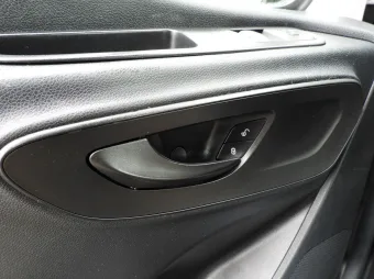 Mercedes Sprinter wywrotka 165KM 010485 - radio